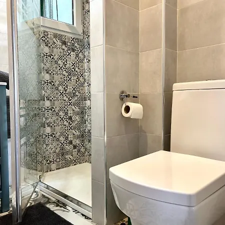 5 Minuti Dalla Moderno Loft Con Terrazzo Apartment